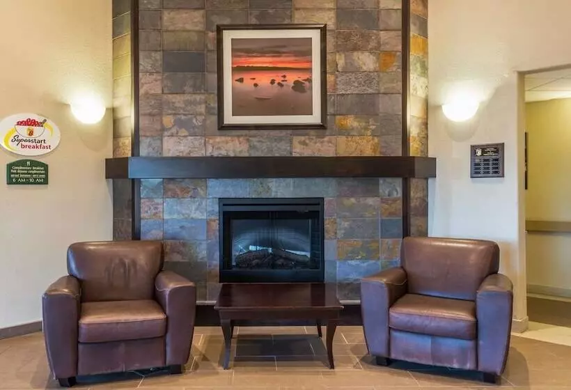 Hotel Super 8 By Wyndham Windsor Ns