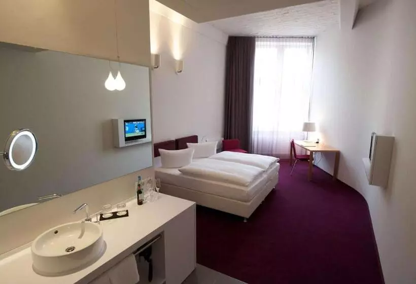 هتل Wyndham Garden Berlin Mitte