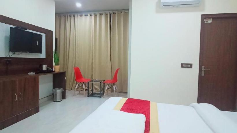 בית מלון כפרי Capital O 80283 The Grand Himalaya