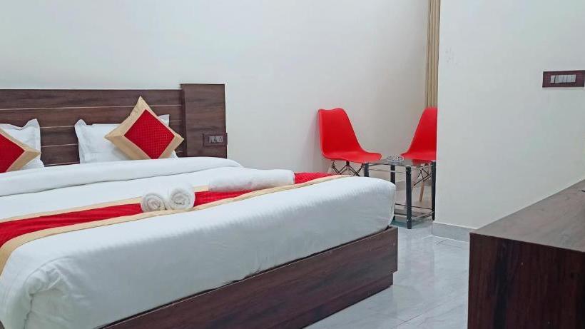 בית מלון כפרי Capital O 80283 The Grand Himalaya