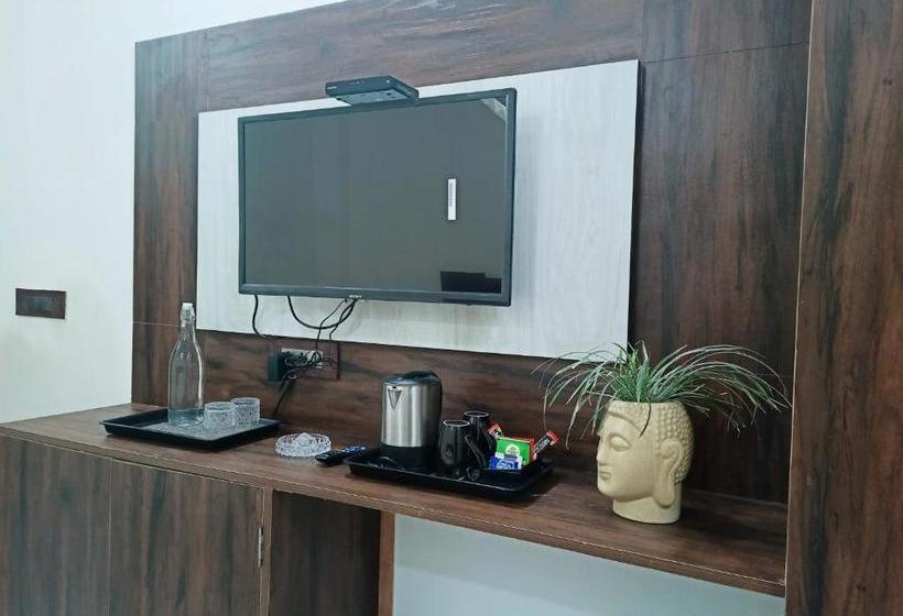 בית מלון כפרי Capital O 80283 The Grand Himalaya