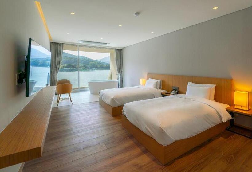 Gapyeong Hotel Suiteian