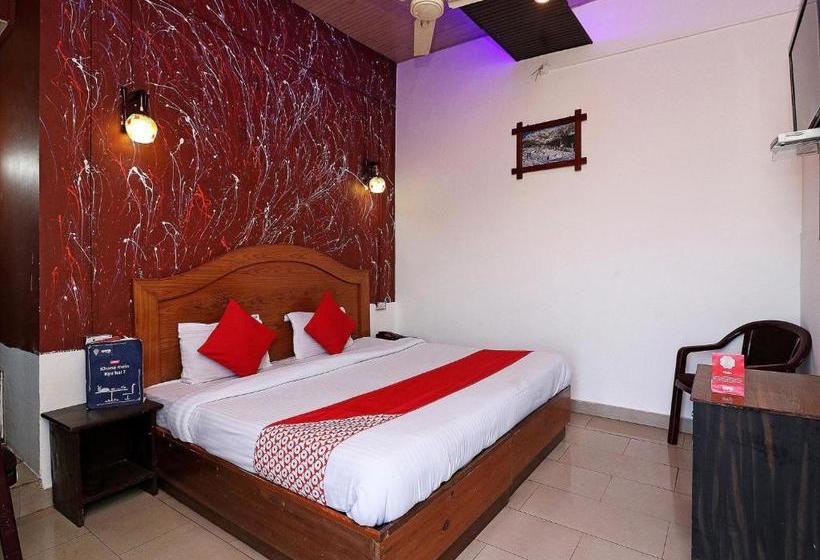 בית מלון כפרי Oyo 75892 Krishna Palace