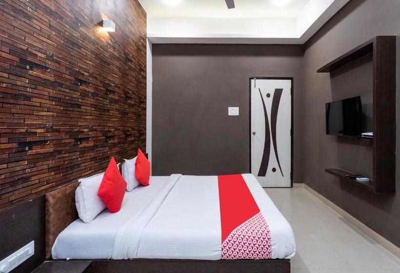 בית מלון כפרי Oyo 75892 Krishna Palace