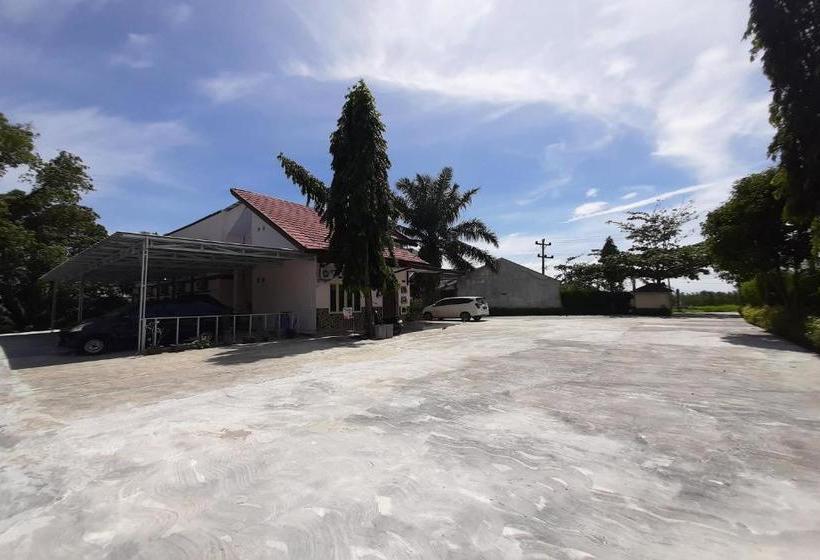 Hotel Oyo 90263 Diva Golf