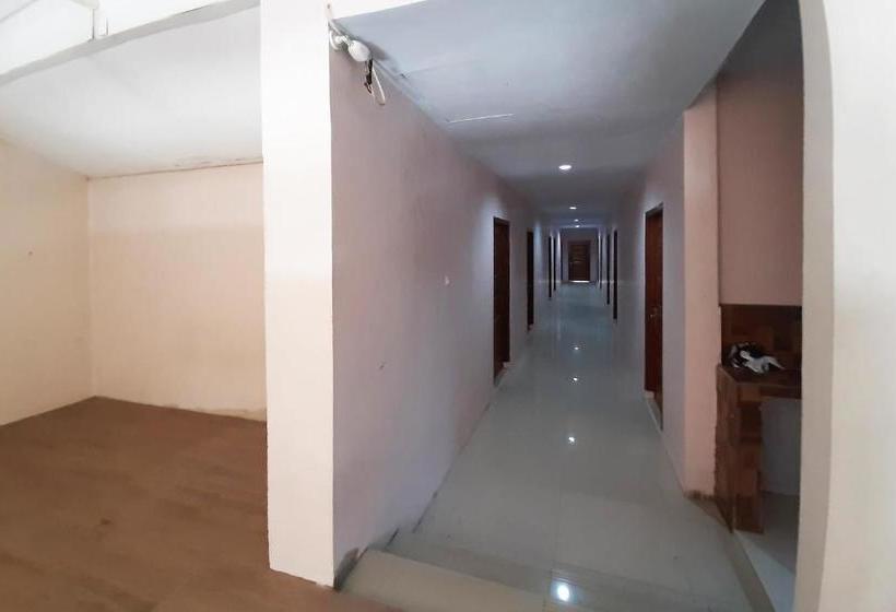 Hotel Oyo 90263 Diva Golf