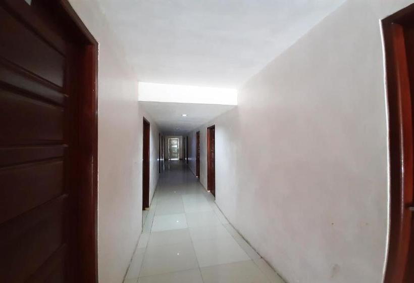 Hotel Oyo 90263 Diva Golf