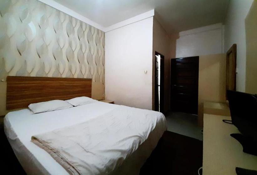 Hotel Oyo 90263 Diva Golf