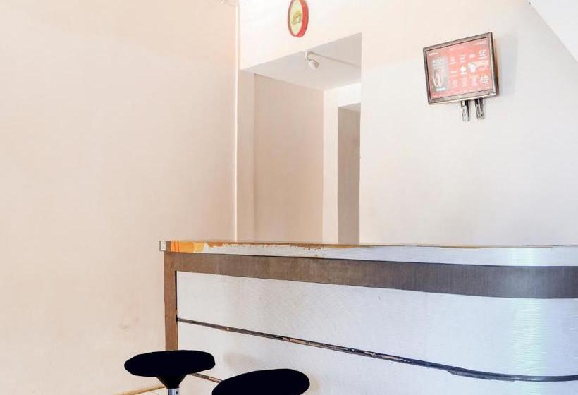 Hotel Oyo 90263 Diva Golf