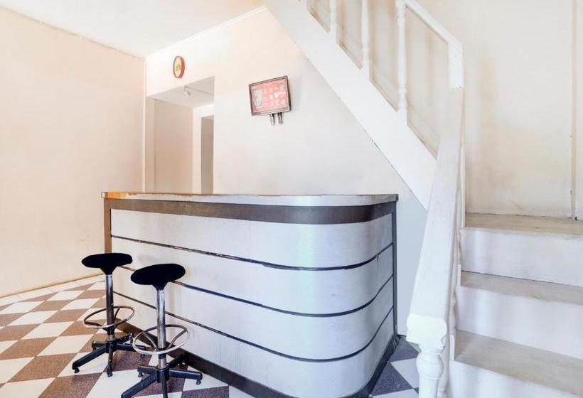 Hotel Oyo 90263 Diva Golf