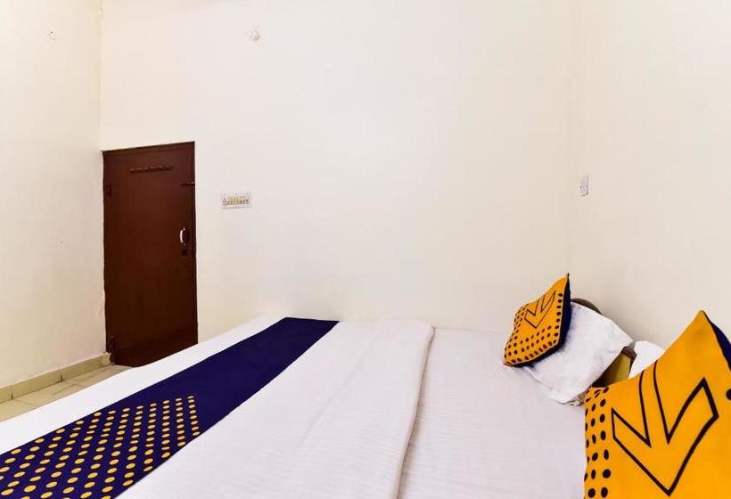 בית מלון כפרי Spot On 77820  Shri Krishna And Restaurant