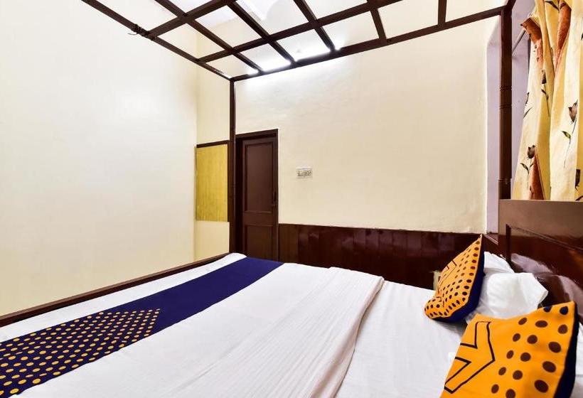 בית מלון כפרי Spot On 77820  Shri Krishna And Restaurant