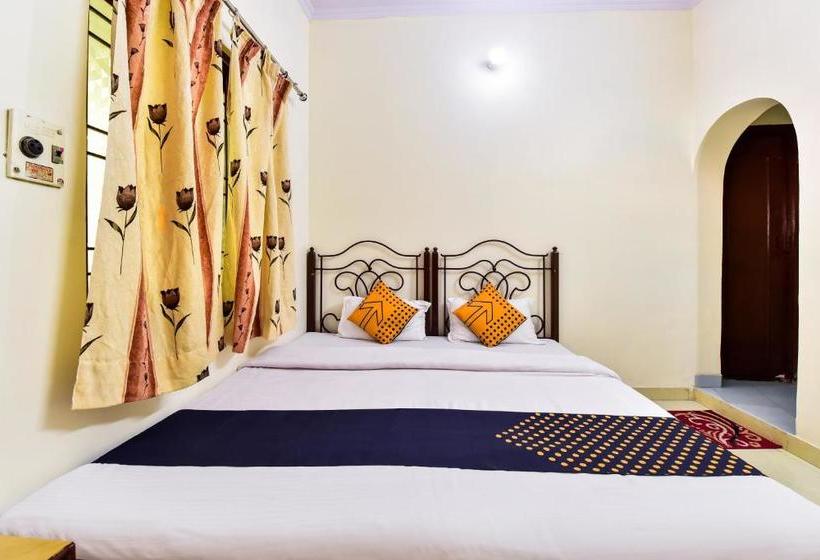 בית מלון כפרי Spot On 77820  Shri Krishna And Restaurant