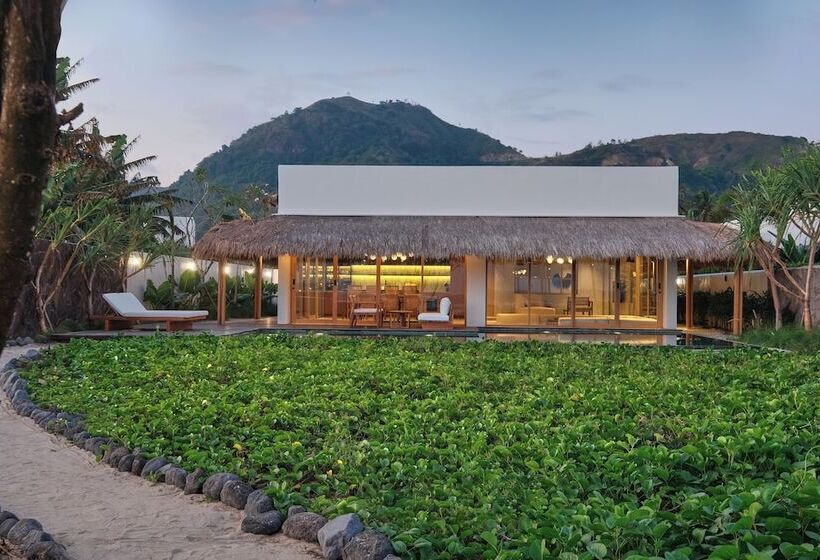 Amber Lombok Beach Resort