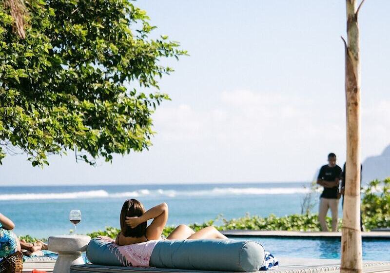 Amber Lombok Beach Resort