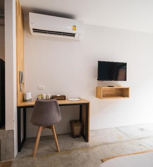 호텔 Jane Homestay And Resort, Phuket, Chalongrawai