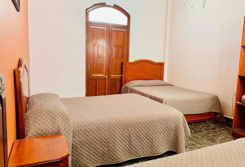 Hotelli Real De Juarez