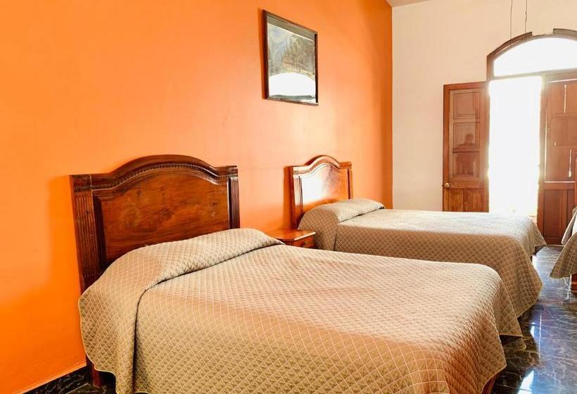 Hotelli Real De Juarez