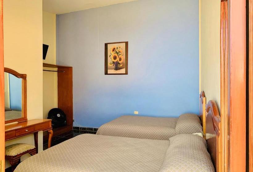 Hotelli Real De Juarez