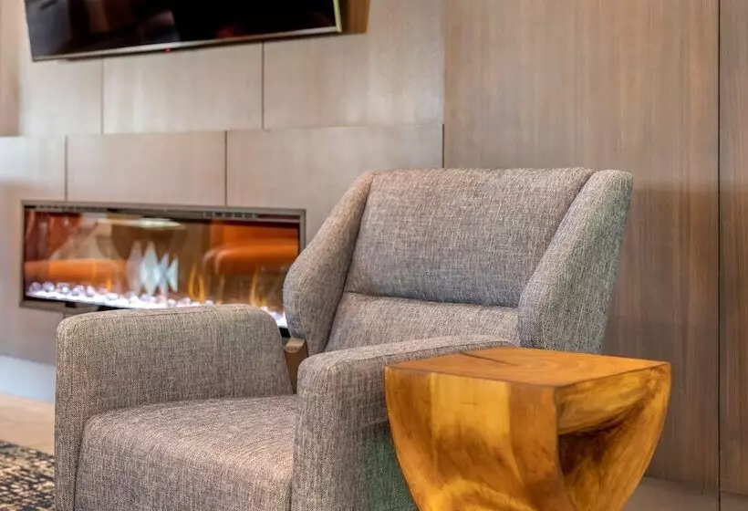 Cambria Hotel Orlando Airport