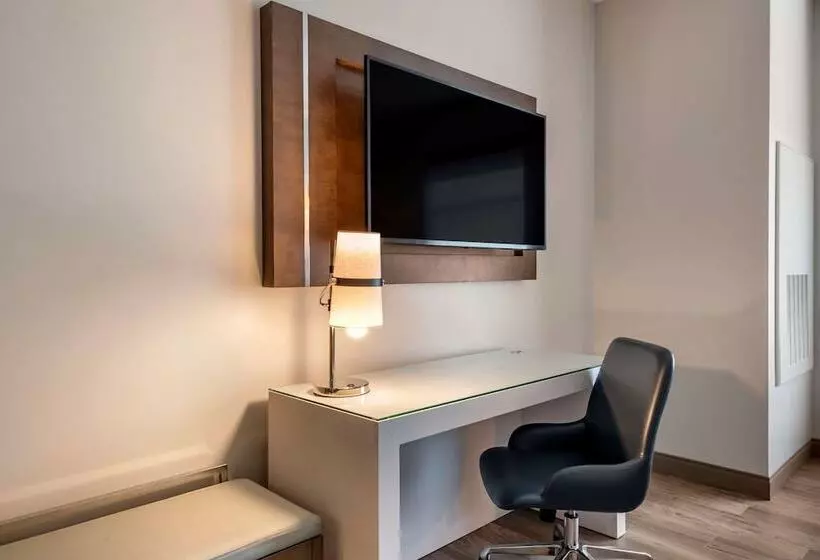 Cambria Hotel Orlando Airport