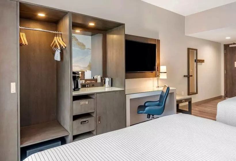Cambria Hotel Orlando Airport