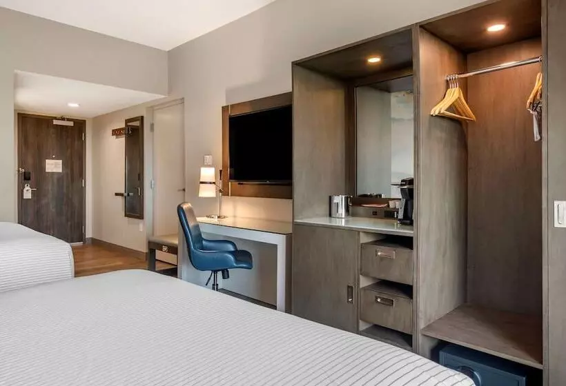Cambria Hotel Orlando Airport