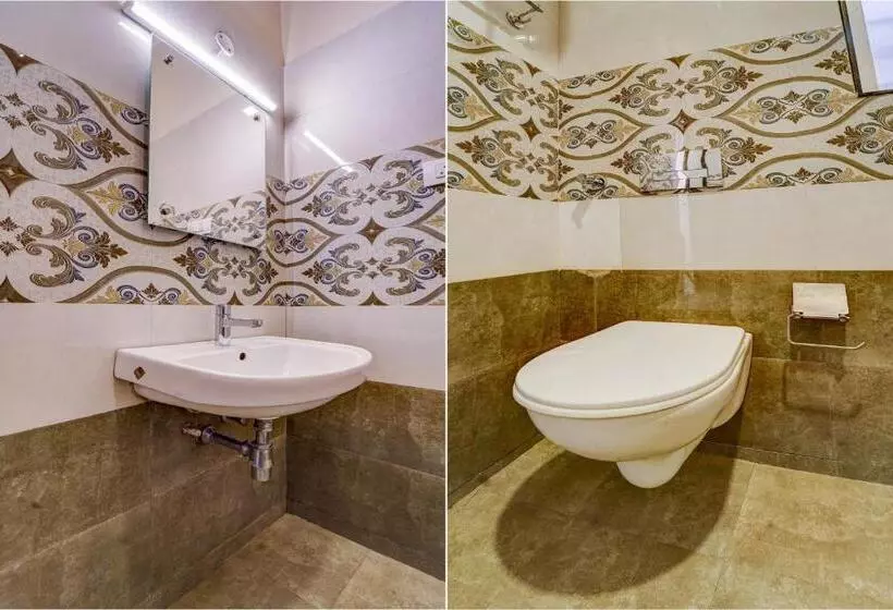 هتل G Silver Srj Thaneesh Residency