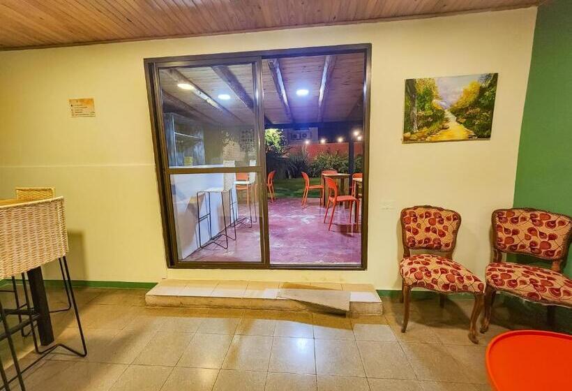 فندق Juan B Justo