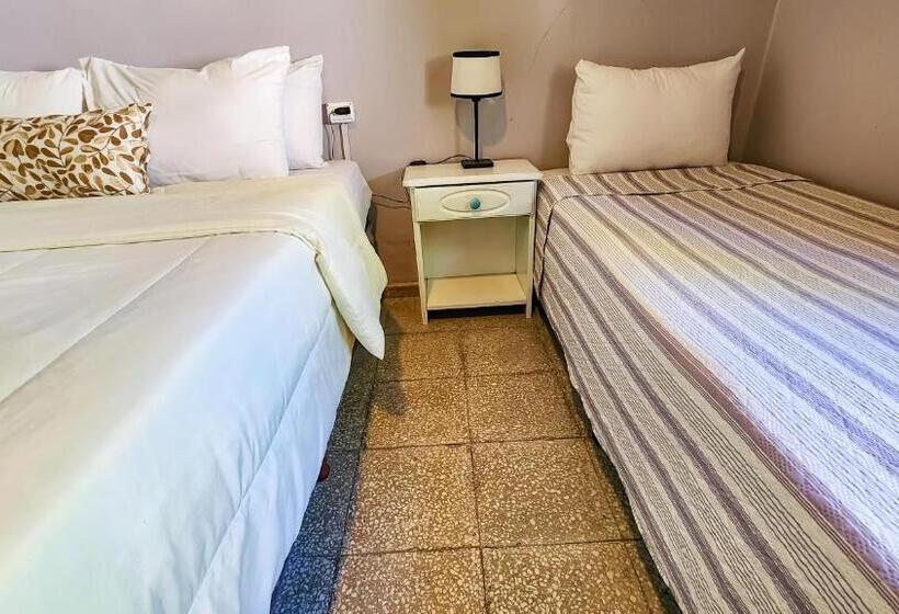 فندق Juan B Justo