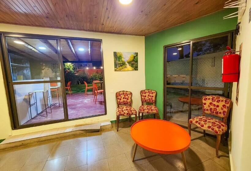 فندق Juan B Justo