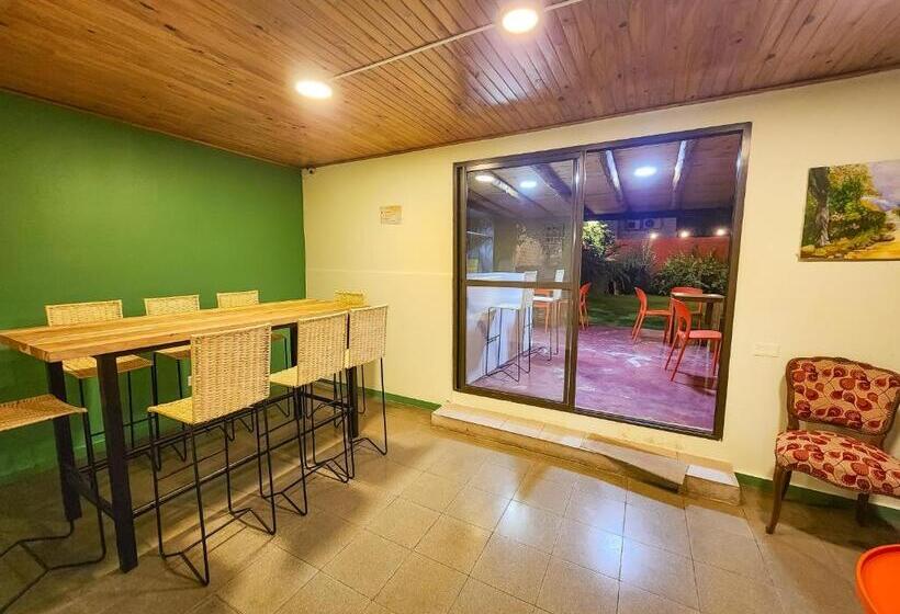 فندق Juan B Justo