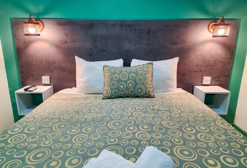 فندق Juan B Justo