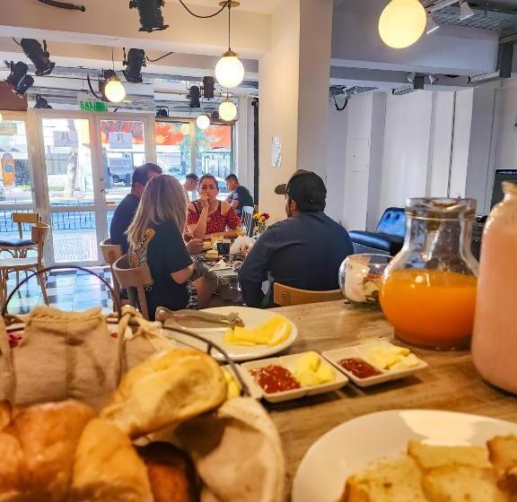 فندق Juan B Justo