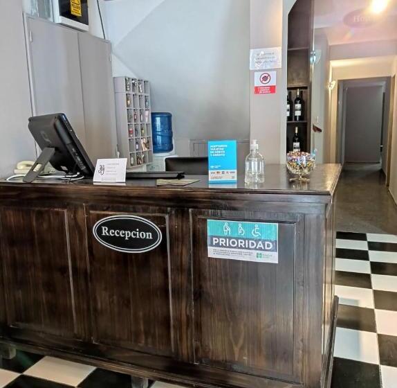 فندق Juan B Justo