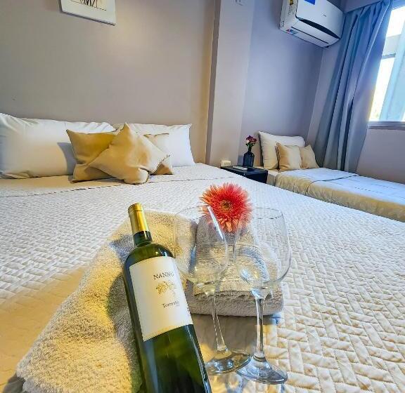 فندق Juan B Justo