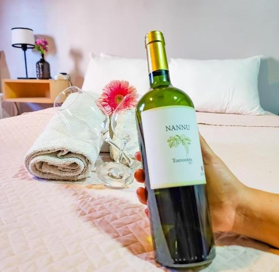 فندق Juan B Justo