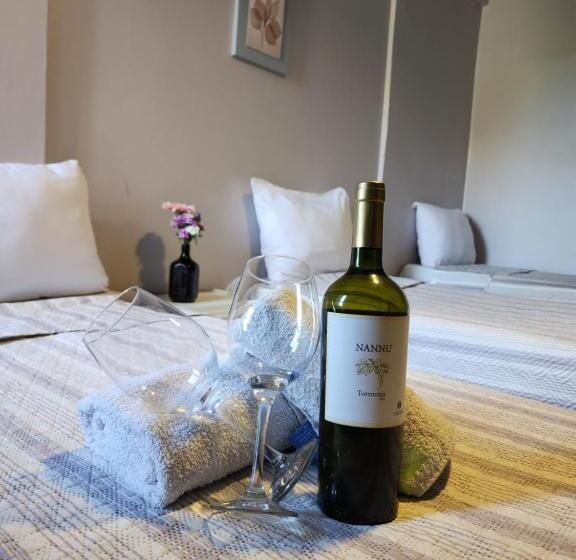 فندق Juan B Justo