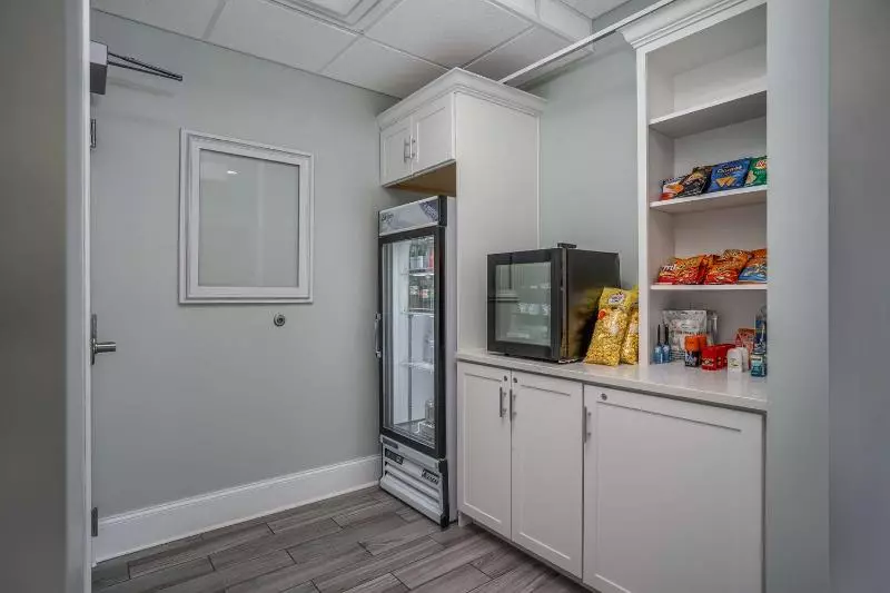 Hotelli Lighthouse Suites   Best Western Signature Collection