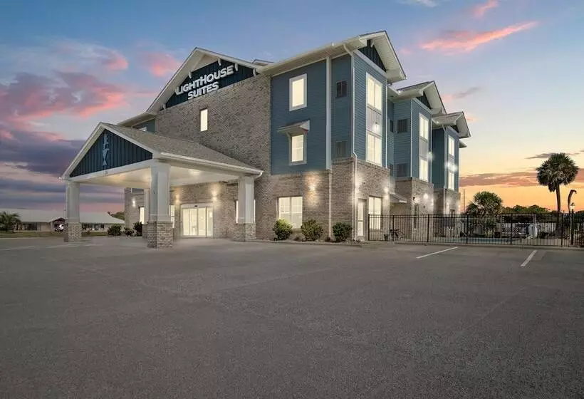 Hotelli Lighthouse Suites   Best Western Signature Collection