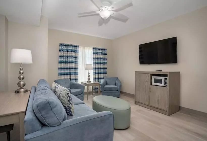 Hotelli Lighthouse Suites   Best Western Signature Collection