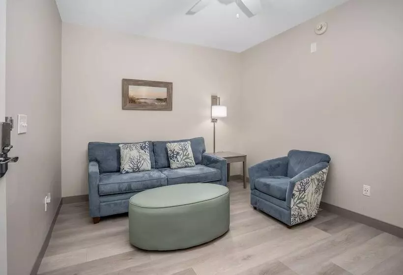 Hotelli Lighthouse Suites   Best Western Signature Collection