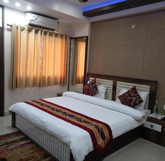 فندق Tulip Residency