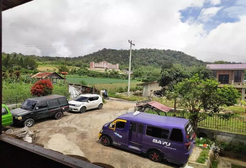Hotelli Oyo 90209 Dk Singarimbun Berastagi Homestay