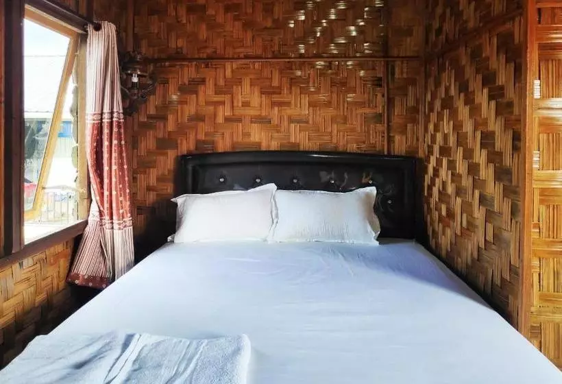 Hotelli Oyo 90209 Dk Singarimbun Berastagi Homestay