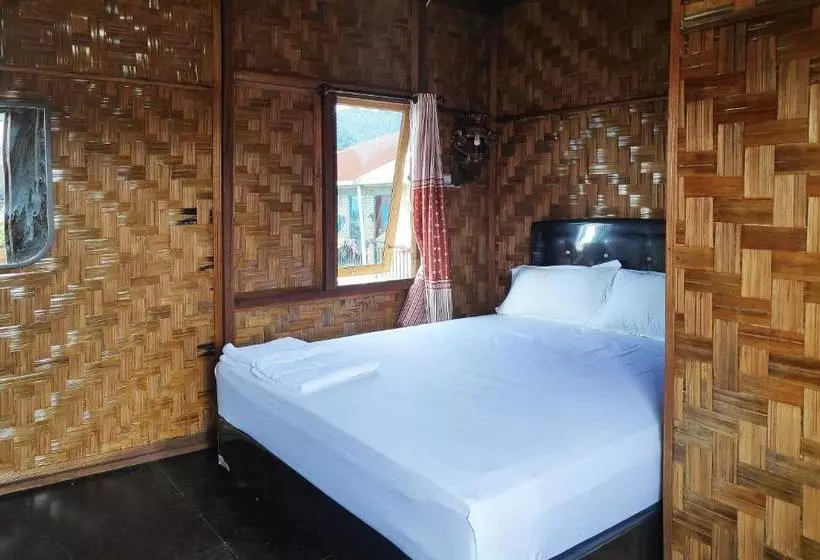 Hotelli Oyo 90209 Dk Singarimbun Berastagi Homestay