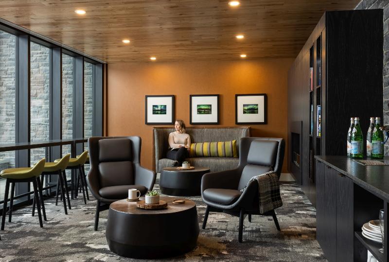 Peaks Hotel And Suites