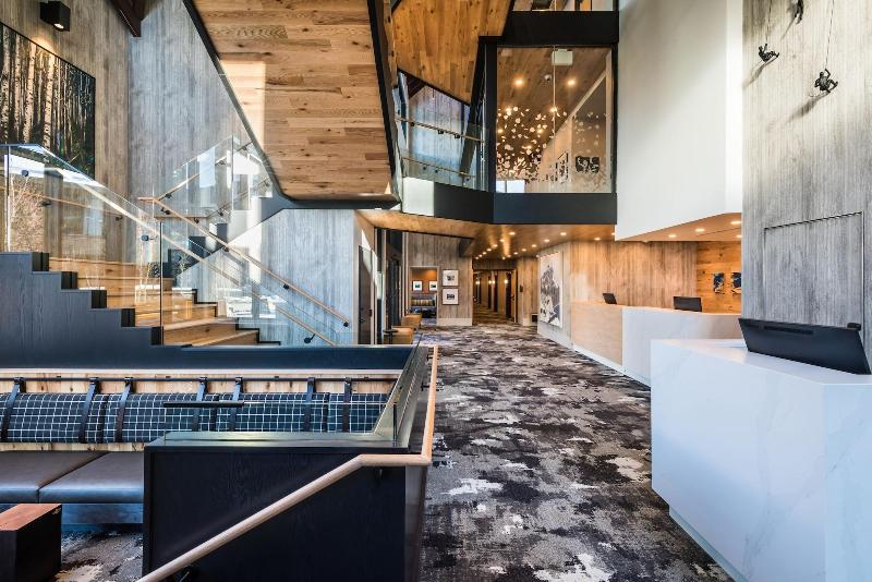 Peaks Hotel And Suites