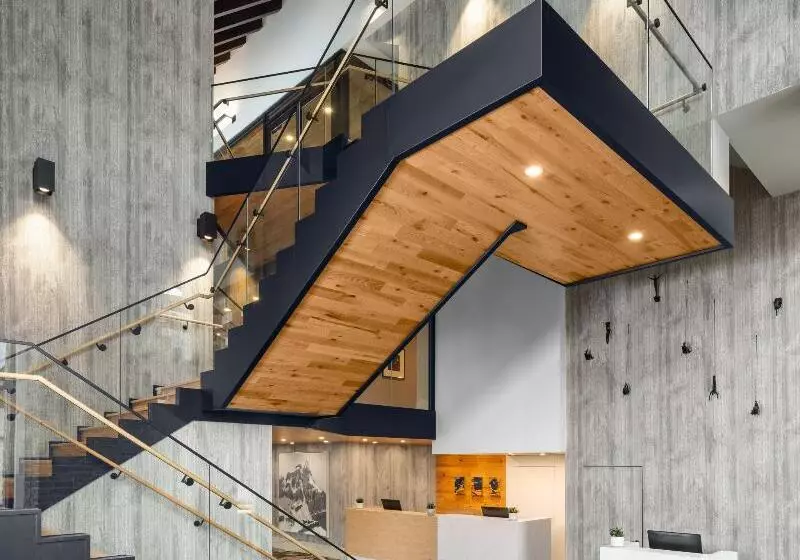 Peaks Hotel And Suites