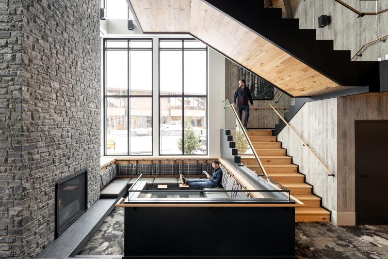 Peaks Hotel And Suites